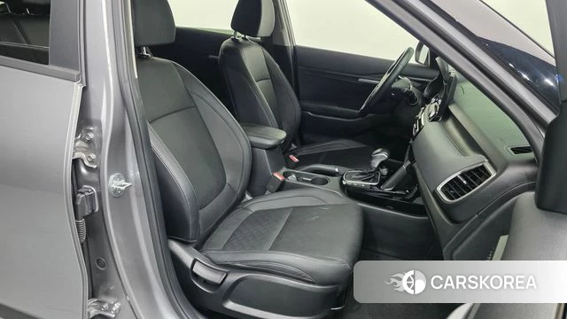 Kia Seltos 2021 Серебряный из Кореи, фото 2