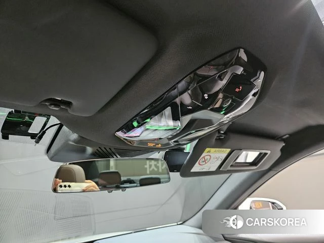 BMW 5 Series (G60) 2025 Белый из Кореи, фото 2