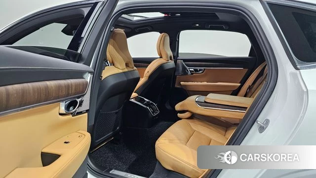 Volvo S90 2023 Белый из Кореи, фото 2