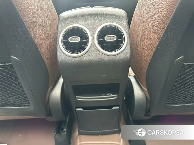 Mercedes-Benz GLB 2025 Черный из Китая, фото 2