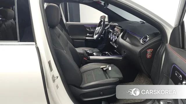 Mercedes-Benz GLA - Class H247 2023 Белый из Кореи, фото 2