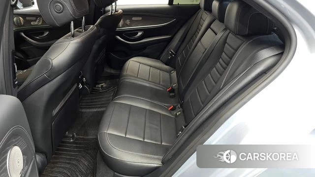 Mercedes-Benz E-Class W213 2022 Серебристо-серый из Кореи, фото 2