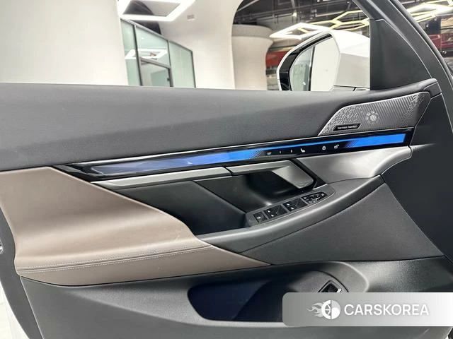 BMW 5 series 2024 Белый из Китая, фото 2