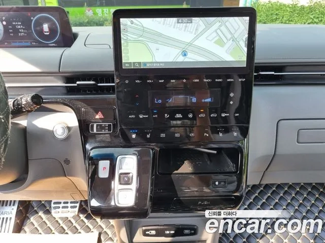 Hyundai Staria 2023 Черный из Кореи, фото 2