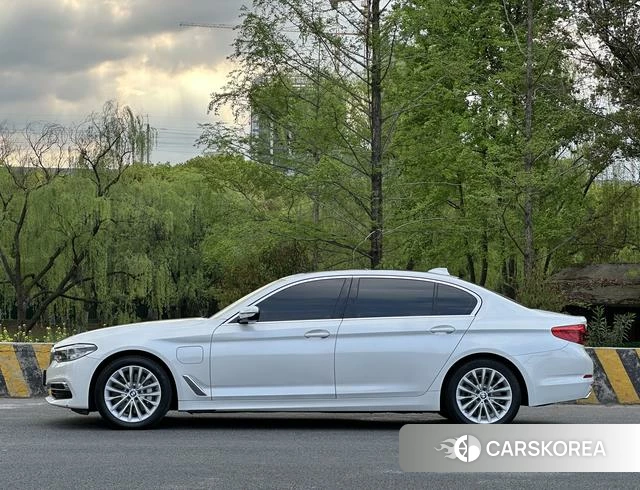 BMW 5 series PHEV 2020 Белый из Китая, фото 2