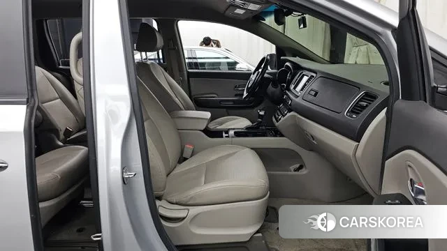 Kia All New Carnival 2018 Серебряный из Кореи, фото 2