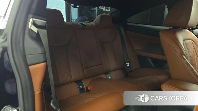 BMW 4 Series (G22) 2024 Черный из Кореи, фото 2