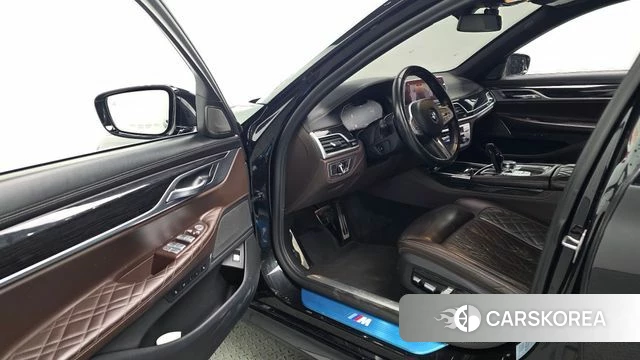 BMW 7 Series (G11) 2020 Черный из Кореи, фото 2