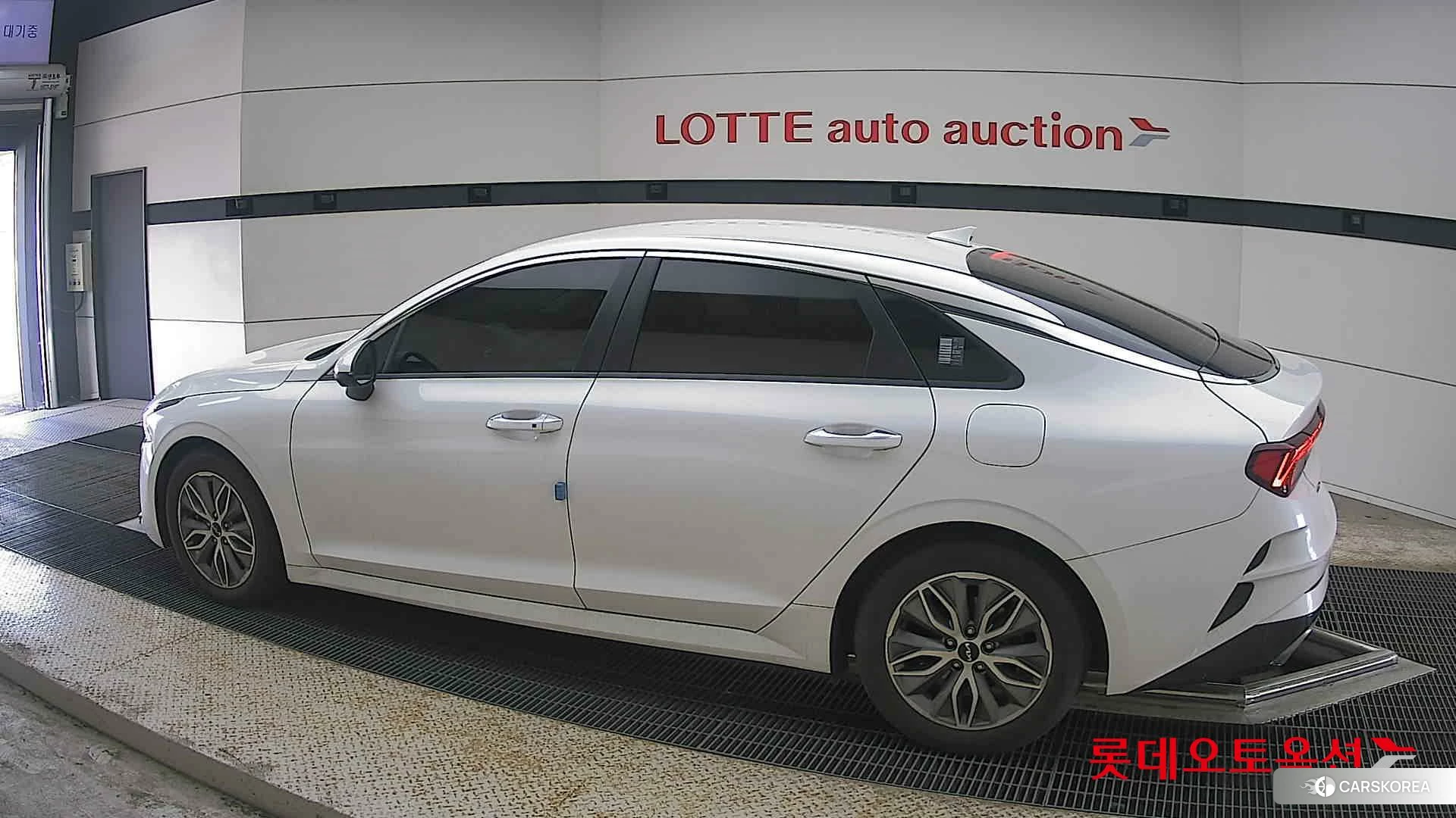 Kia K5 Hybrid 2022 Snow White Pearl (optional) из Кореи, фото 2
