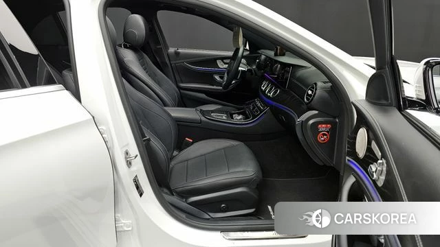 Mercedes-Benz E-Class W213 2022 Белый из Кореи, фото 2