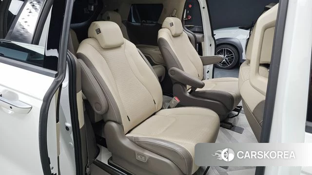 Kia Carnival 4th generation 2023 Белый из Кореи, фото 2