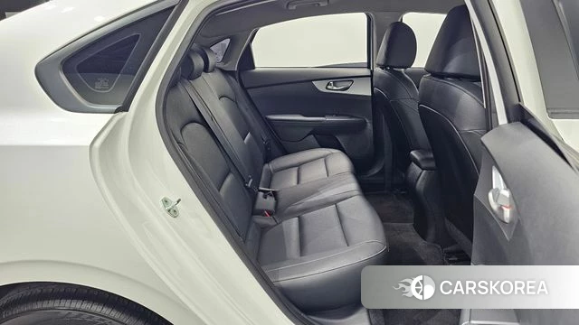 Kia The New K3 2nd generation 2022 Белый из Кореи, фото 2