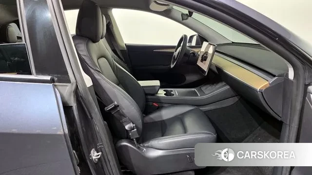 Tesla Model Y 2023 Серый из Кореи, фото 2