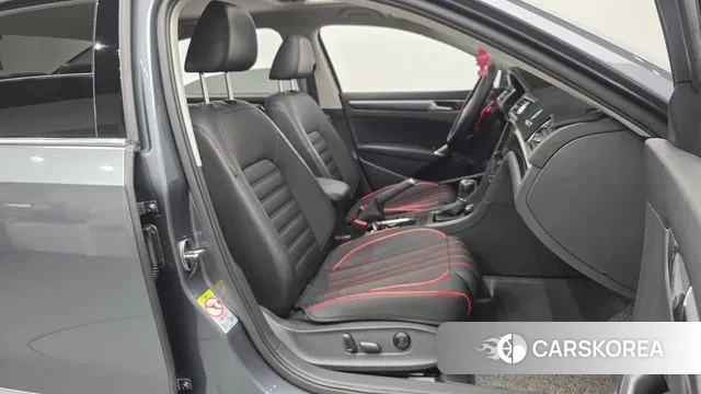 Volkswagen The New Passat 2018 Серый из Кореи, фото 2