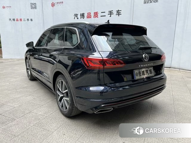 Volkswagen Touareg 2021 Черный из Китая, фото 2
