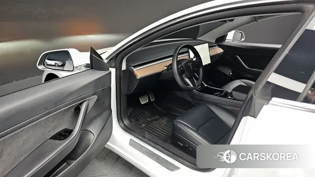 Tesla Model 3 2020 Белый из Кореи, фото 2