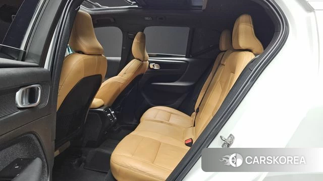 Volvo XC40 2021 Белый из Кореи, фото 2