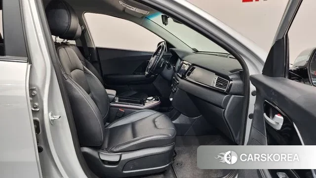 Kia Niro EV 2021 Серебряный из Кореи, фото 2