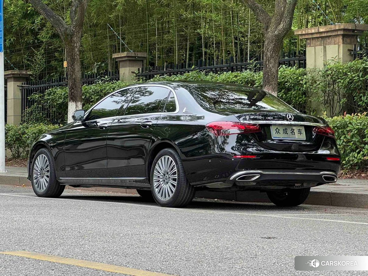 Mercedes-Benz E-class 2022 Черный из Китая, фото 2