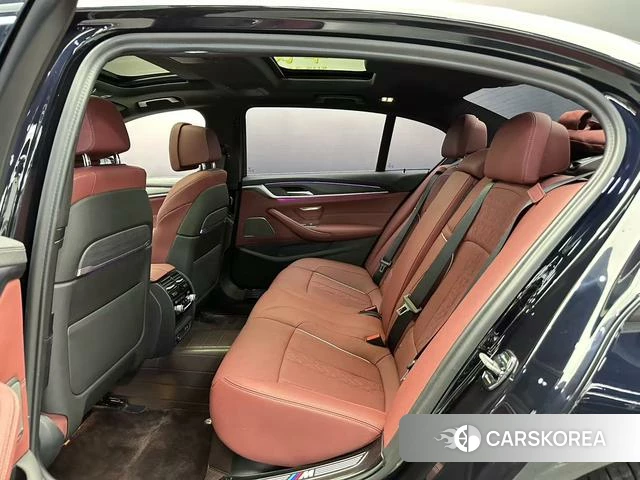 BMW 5 series 2024 Черный из Китая, фото 2