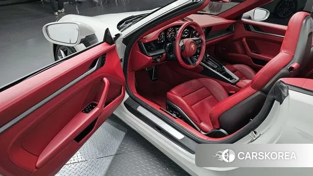 Porsche 911(992) 2021 Серебристо-серый из Кореи, фото 2