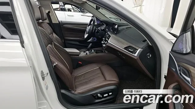 BMW 5 Series (G30) 2019 Белый из Кореи, фото 2