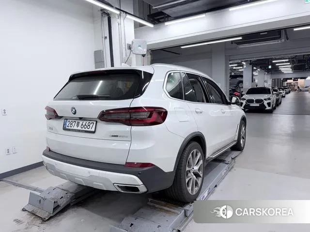 BMW X5 (G05) 2021 Белый из Кореи, фото 2