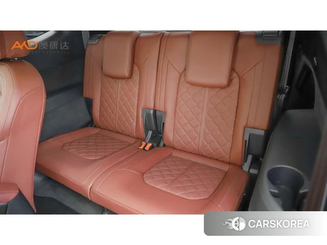 Audi Q6 2023 Черный из Китая, фото 2