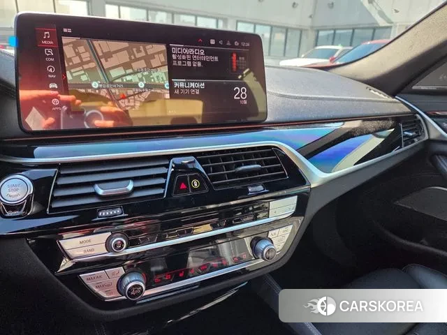 BMW 5 Series (G30) 2021 Черный из Кореи, фото 2