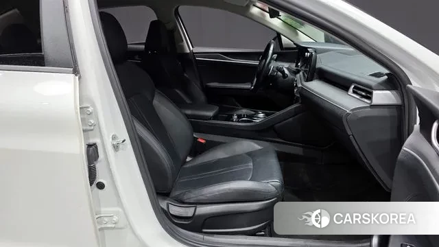 Kia K5 3rd generation 2022 Белый из Кореи, фото 2