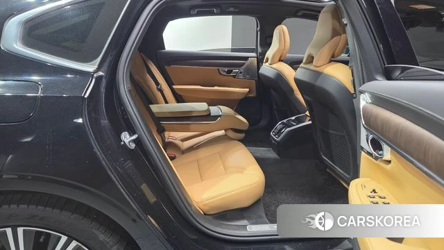 Volvo S90 2023 Черный из Кореи, фото 2