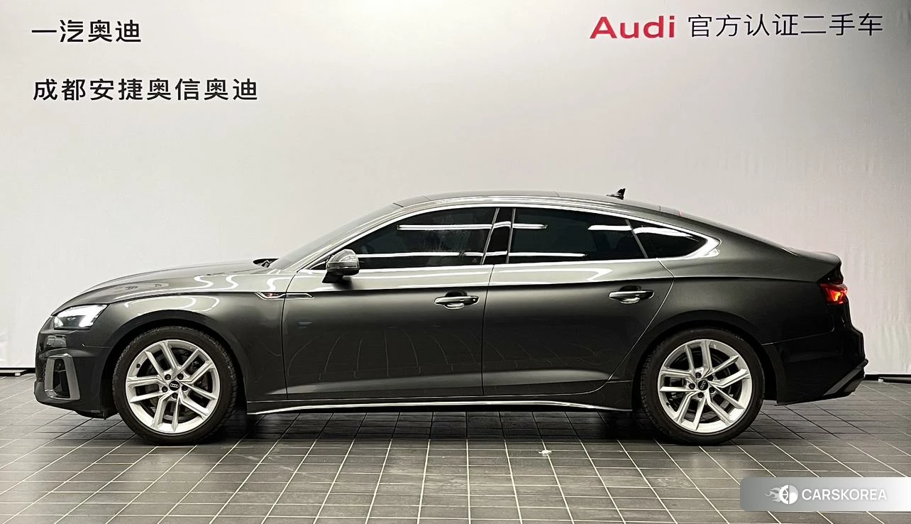 Audi A5 2021 Темно-серый из Китая, фото 2
