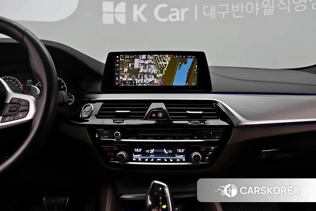 BMW 5 Series (G30) 2019 Белый из Кореи, фото 2