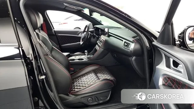 Genesis The New G70 2021 Черный из Кореи, фото 2