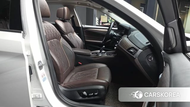BMW 5 Series (G30) 2020 Белый из Кореи, фото 2