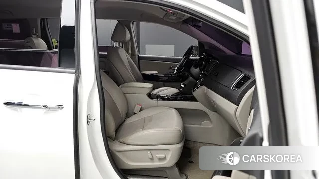 Kia The New Carnival 2019 Белый из Кореи, фото 2