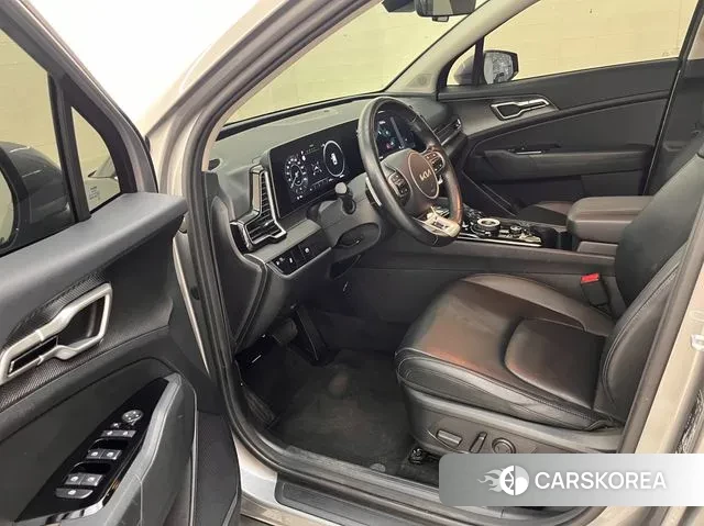 Kia Sportage 5th Generation 2022 Серебристо-серый из Кореи, фото 2