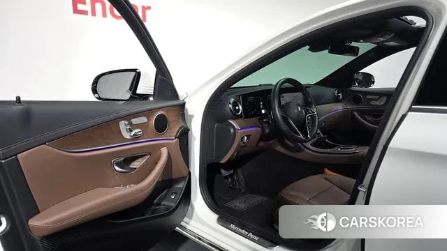 Mercedes-Benz E-Class W213 2021 Белый из Кореи, фото 2