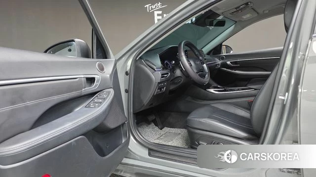 Hyundai Sonata (DN8) 2022 Серебристо-серый из Кореи, фото 2