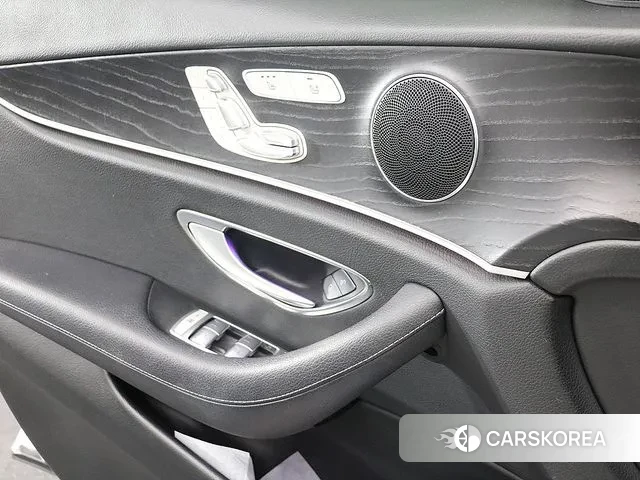 Mercedes-Benz E-Class W213 2018 Белый из Кореи, фото 2