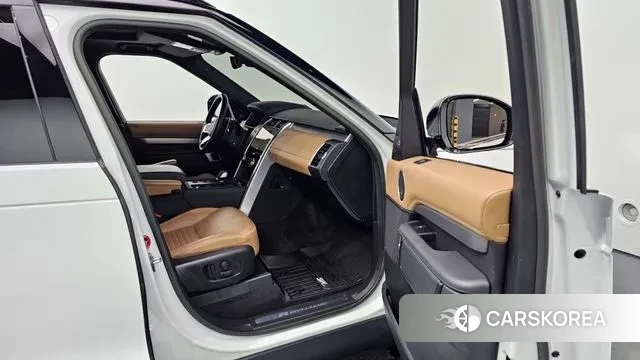 Land Rover Discovery 5 2022 Белый из Кореи, фото 2