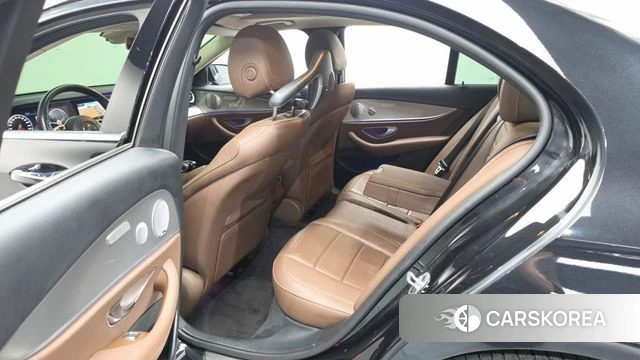 Mercedes-Benz E-Class W213 2019 Черный из Кореи, фото 2