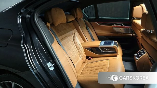 BMW 7 Series (G11) 2022 Черный из Кореи, фото 2