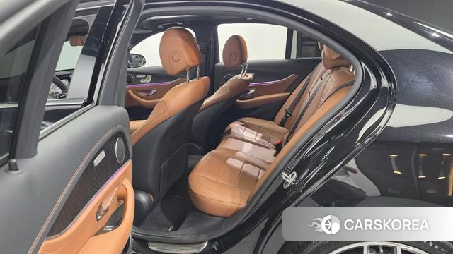 Mercedes-Benz E-Class W213 2021 Черный из Кореи, фото 2