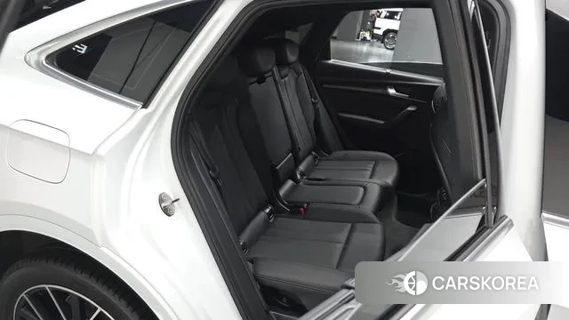 Audi Q5 (FY) 2023 Белый из Кореи, фото 2