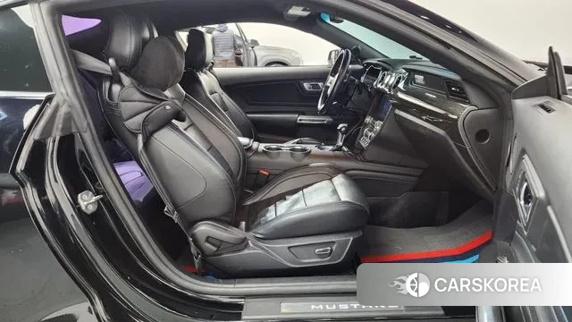 Ford Mustang 2018 Черный из Кореи, фото 2