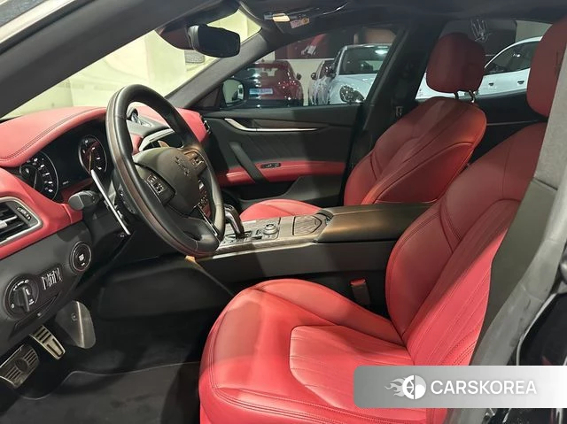 Maserati Ghibli 2023 Черный из Кореи, фото 2