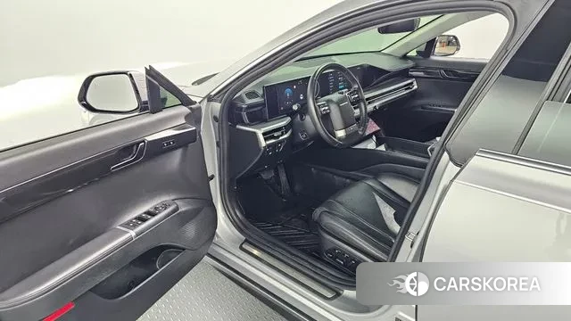 Hyundai Grandeur (GN7) 2023 Серебристо-серый из Кореи, фото 2