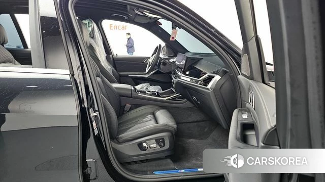 BMW X7 (G07) 2023 Черный из Кореи, фото 2