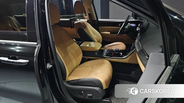 Kia Carnival 4th generation 2023 Черный из Кореи, фото 2